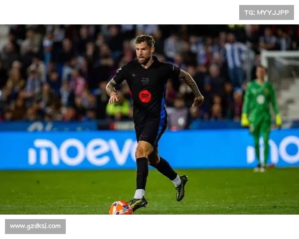 伊尼戈现身机场致谢巴萨球迷感谢两年陪伴祝球队未来顺利